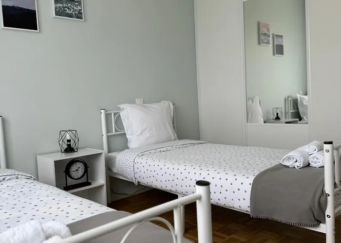 Appartement Chaleureux Et Spacieux T3